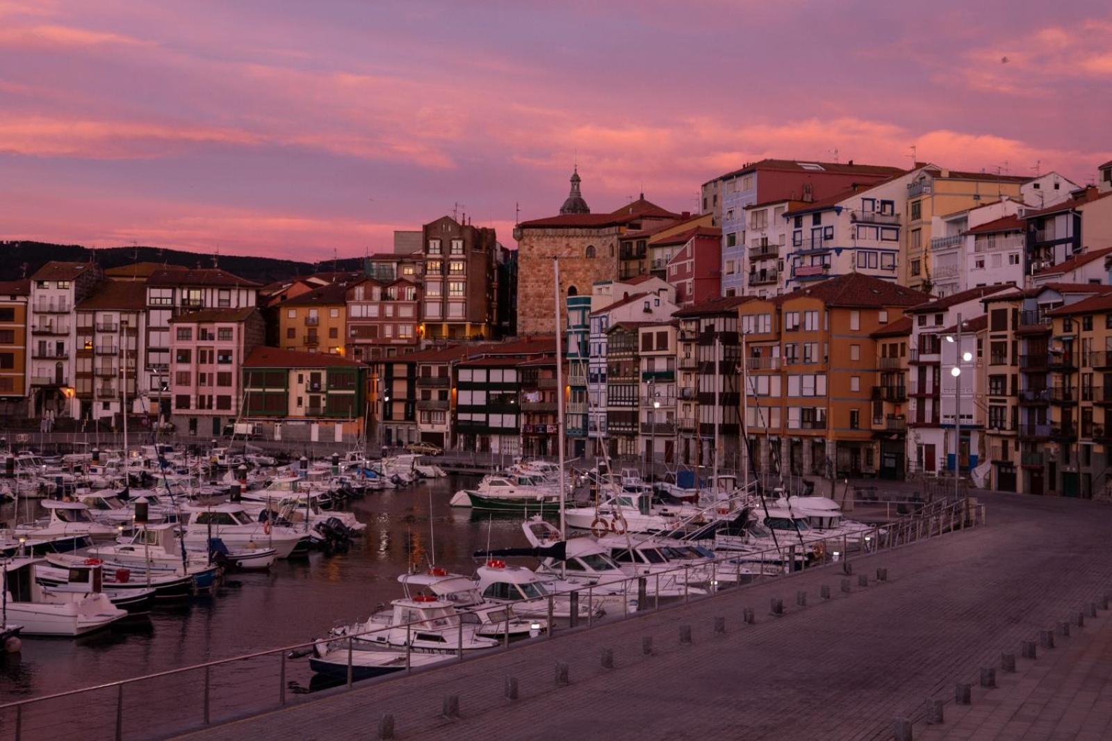 Lameragane, En El Centro Historico Junto Al Parque Bermeo Exterior foto